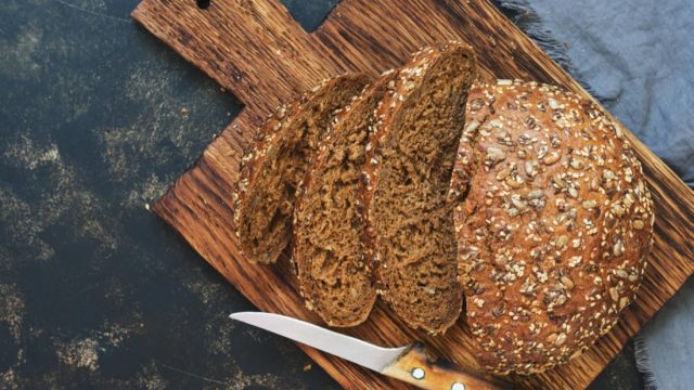 كيفية تجهيز خبز بذور الكتان